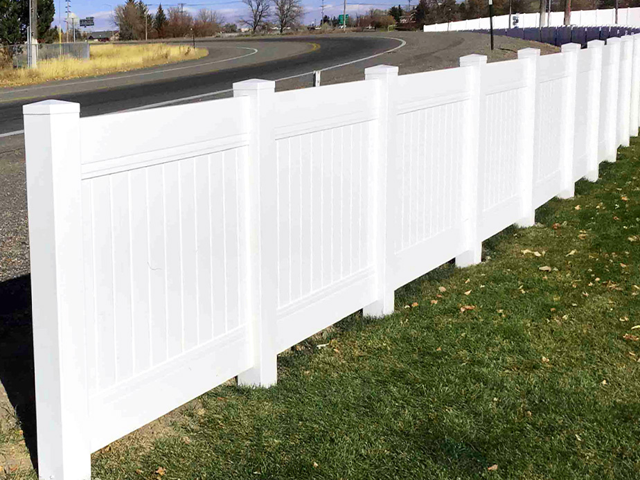 Commercial vinyl fence contractor in the Idaho Falls area.