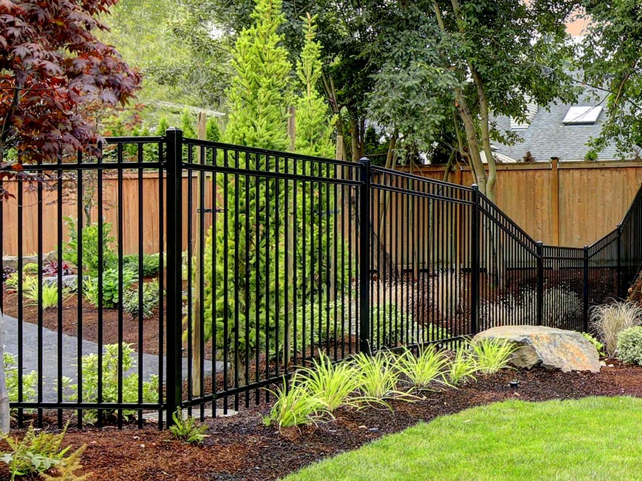 aluminum fence contractor in the Idaho Falls area.